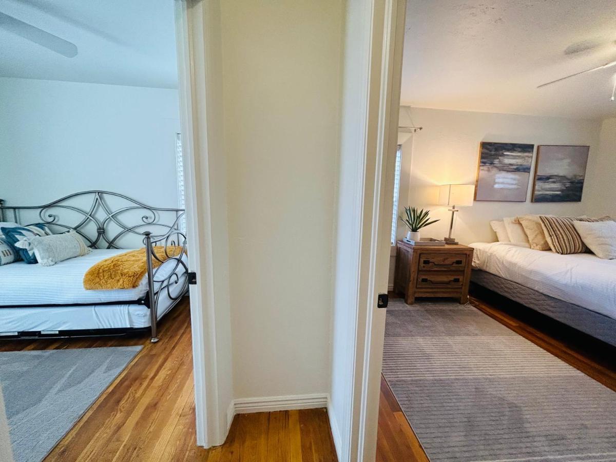 Sweet Idahome, Feels Like With The Decor Wish Could Afford King Bed In Master, Fully Fenced Dog Friendly Yard, A Few Blocks From Bsu And Downtown Boise, Your Perfect Stay! Hébergement de vacances