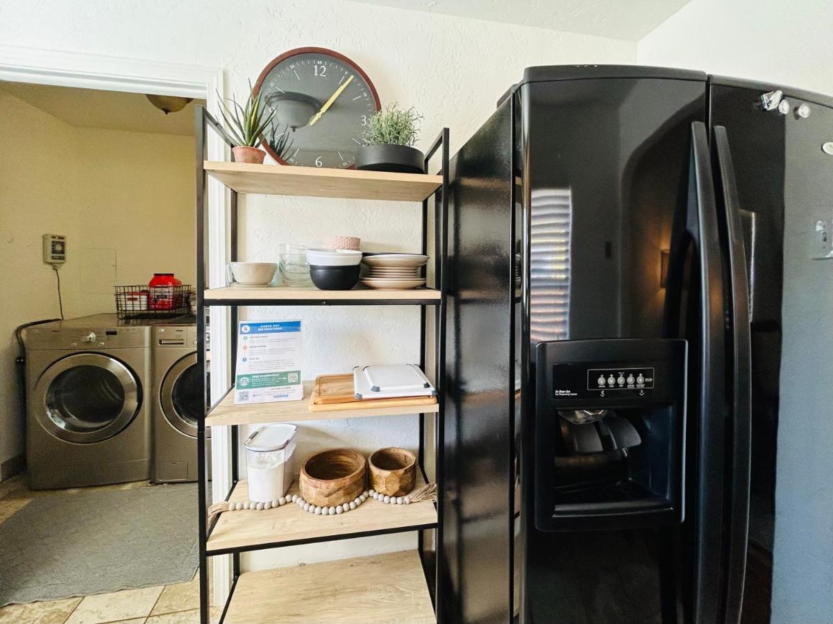 Sweet Idahome, Feels Like With The Decor Wish Could Afford King Bed In Master, Fully Fenced Dog Friendly Yard, A Few Blocks From Bsu And Downtown Boise, Your Perfect Stay! Hébergement de vacances